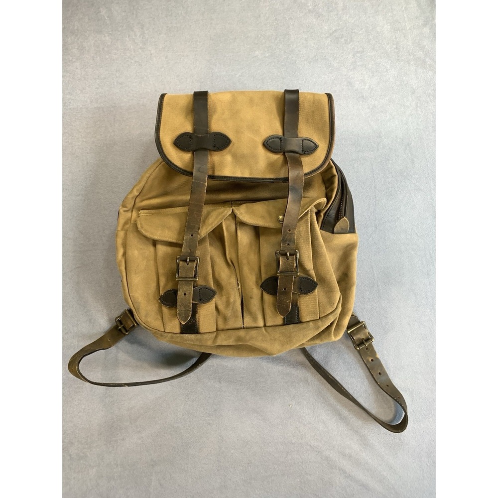 VTG CC Filson Co. Seattle Tan Canvas Leather Backpack Adjustable Straps Buckle